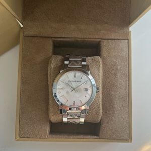 Burberry The City Engraved Silver Watch